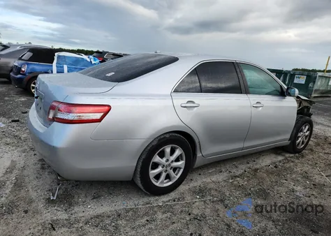 2010 Toyota Camry Base z USA, uszkodzony, nr VIN 4T1BF3EK9AU037699